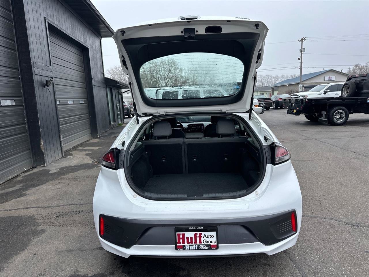 Used 2021 Hyundai Ioniq SEL FWD image 8