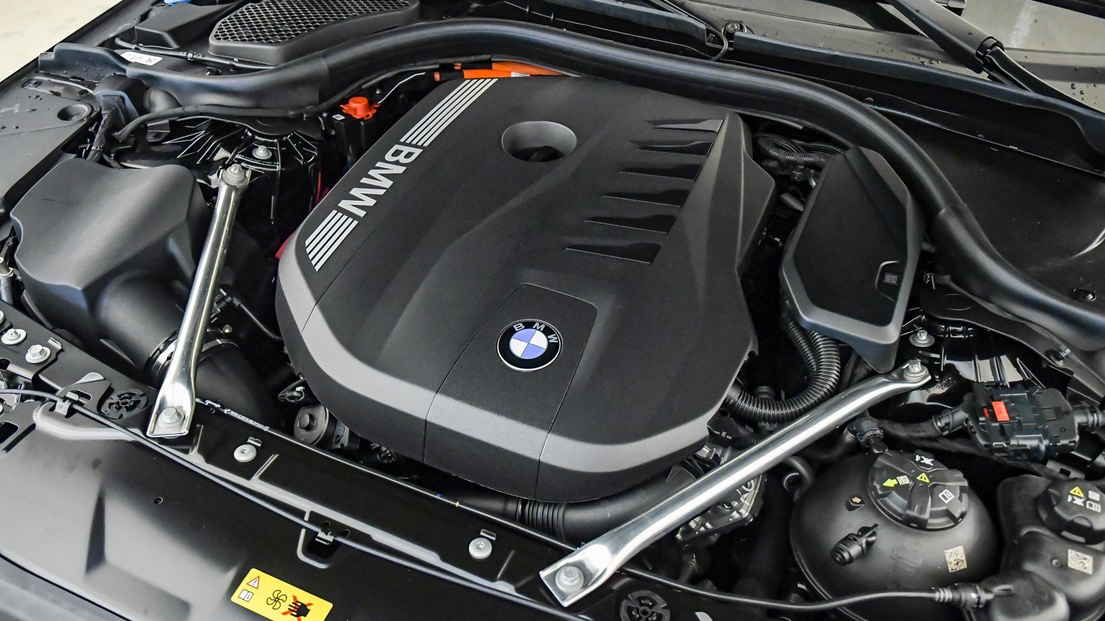 New 2026 BMW 550e xDrive w/ Executive Package image 31