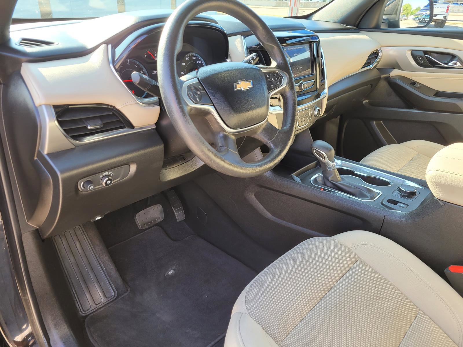 Used 2023 Chevrolet Traverse LS AWD/4WD image 18