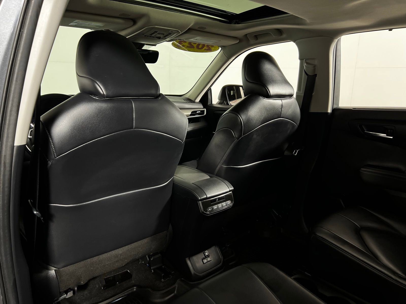 Certified 2023 Toyota Highlander XLE image 23
