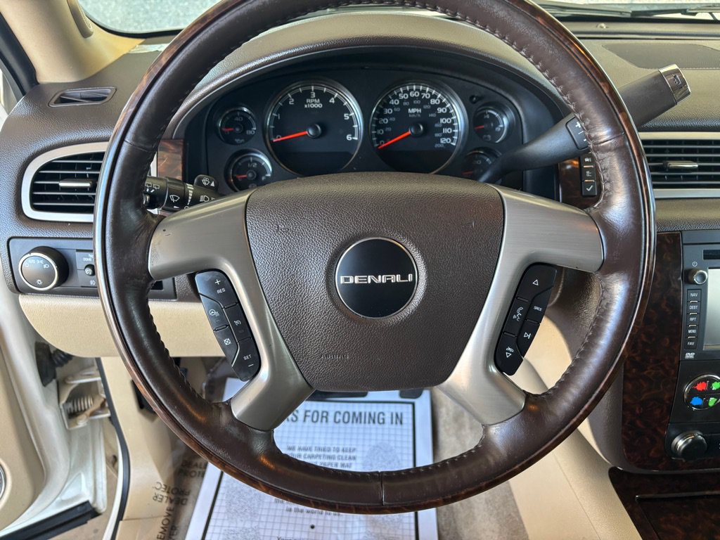 Used 2013 GMC Yukon XL Denali AWD/4WD image 8