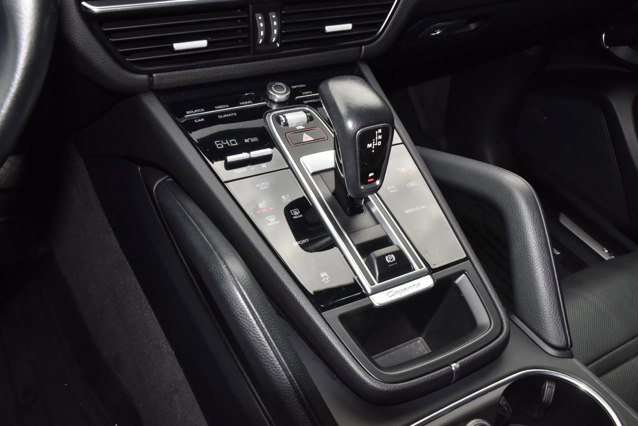 Used 2022 Porsche Cayenne AWD/4WD image 30