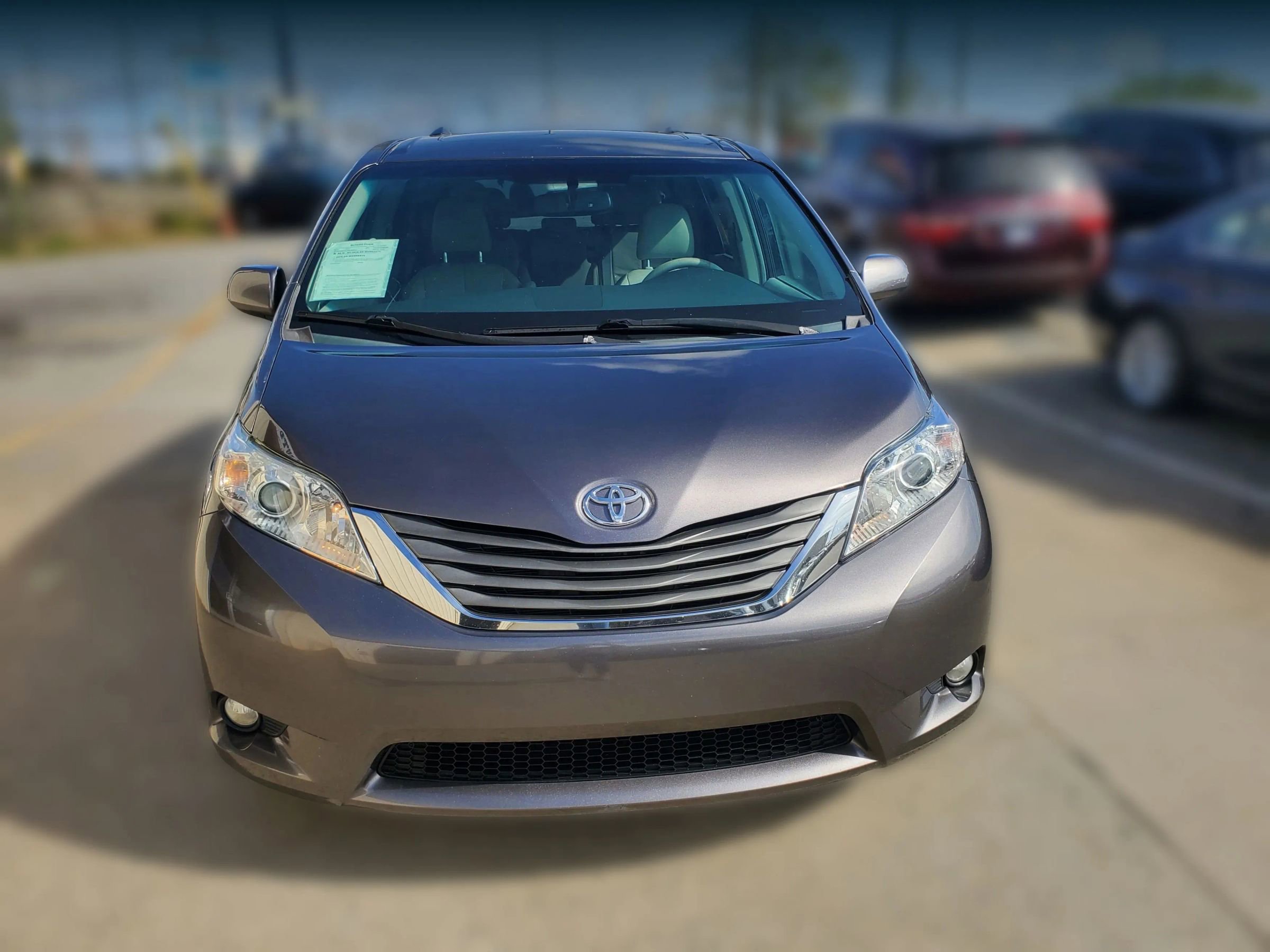 Used 2012 Toyota Sienna XLE w/ XLE Navigation Pkg FWD image 14