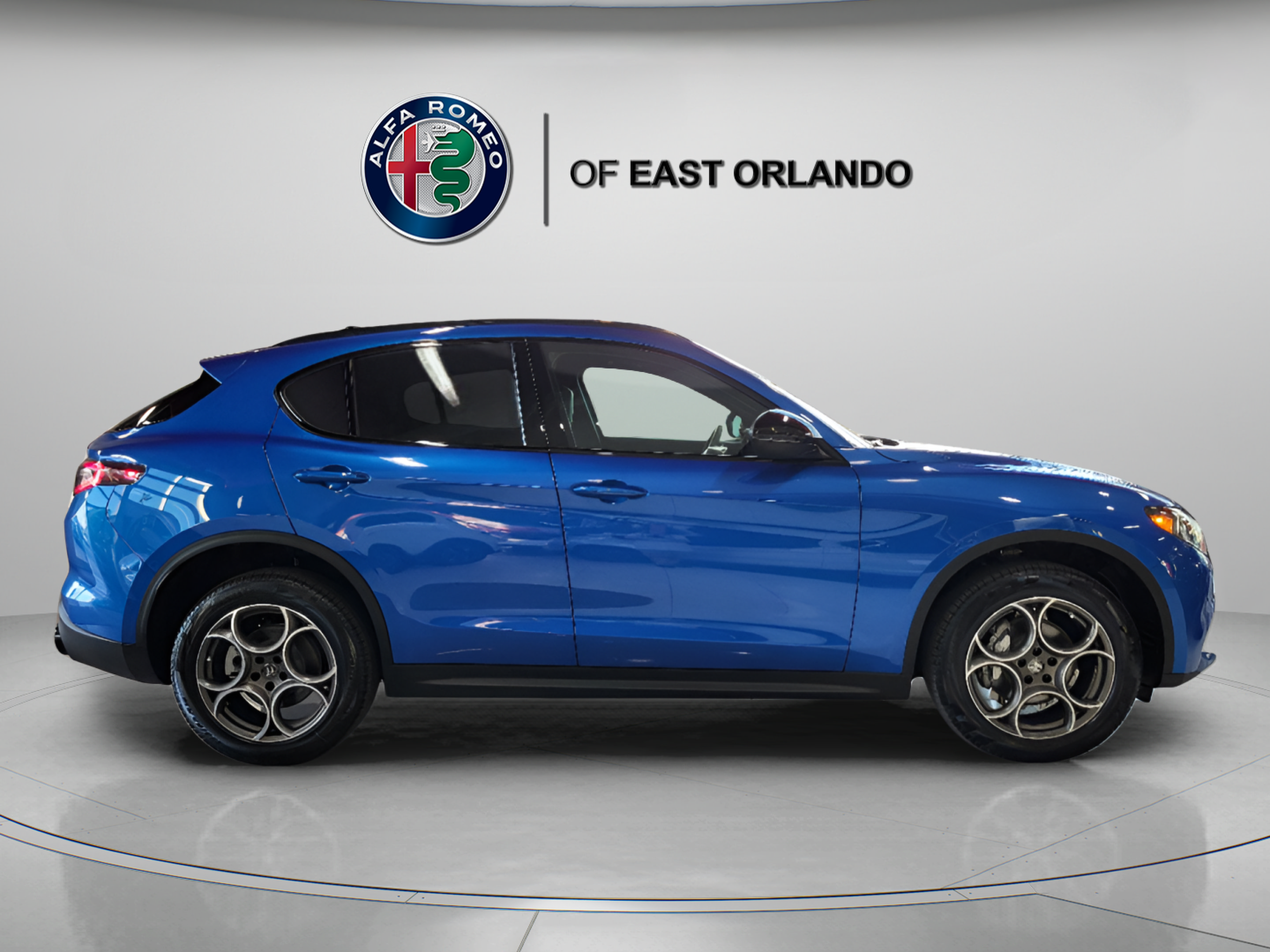 New 2025 Alfa Romeo Stelvio Sprint AWD/4WD image 9