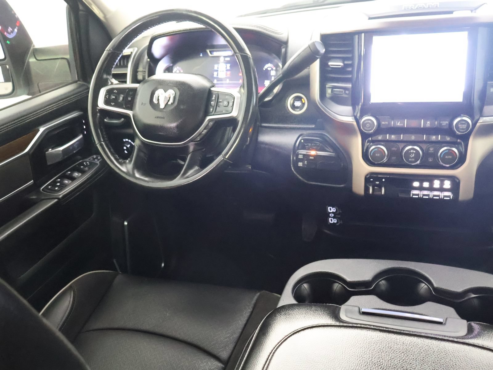 Used 2024 RAM 2500 Laramie w/ Safety Group AWD/4WD image 31