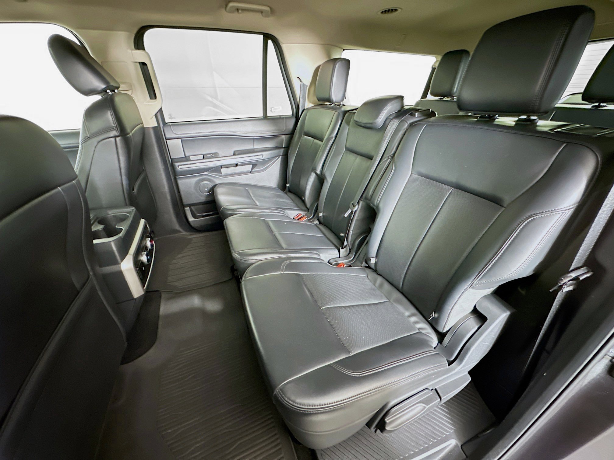 Used 2024 Ford Expedition Max XLT image 28