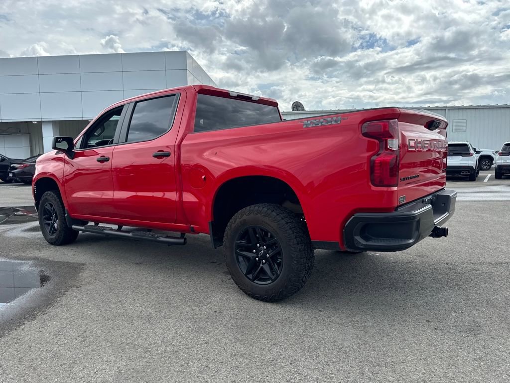 Used 2024 Chevrolet Silverado 1500 Custom Trail Boss w/ Dark Appearance Package image 3