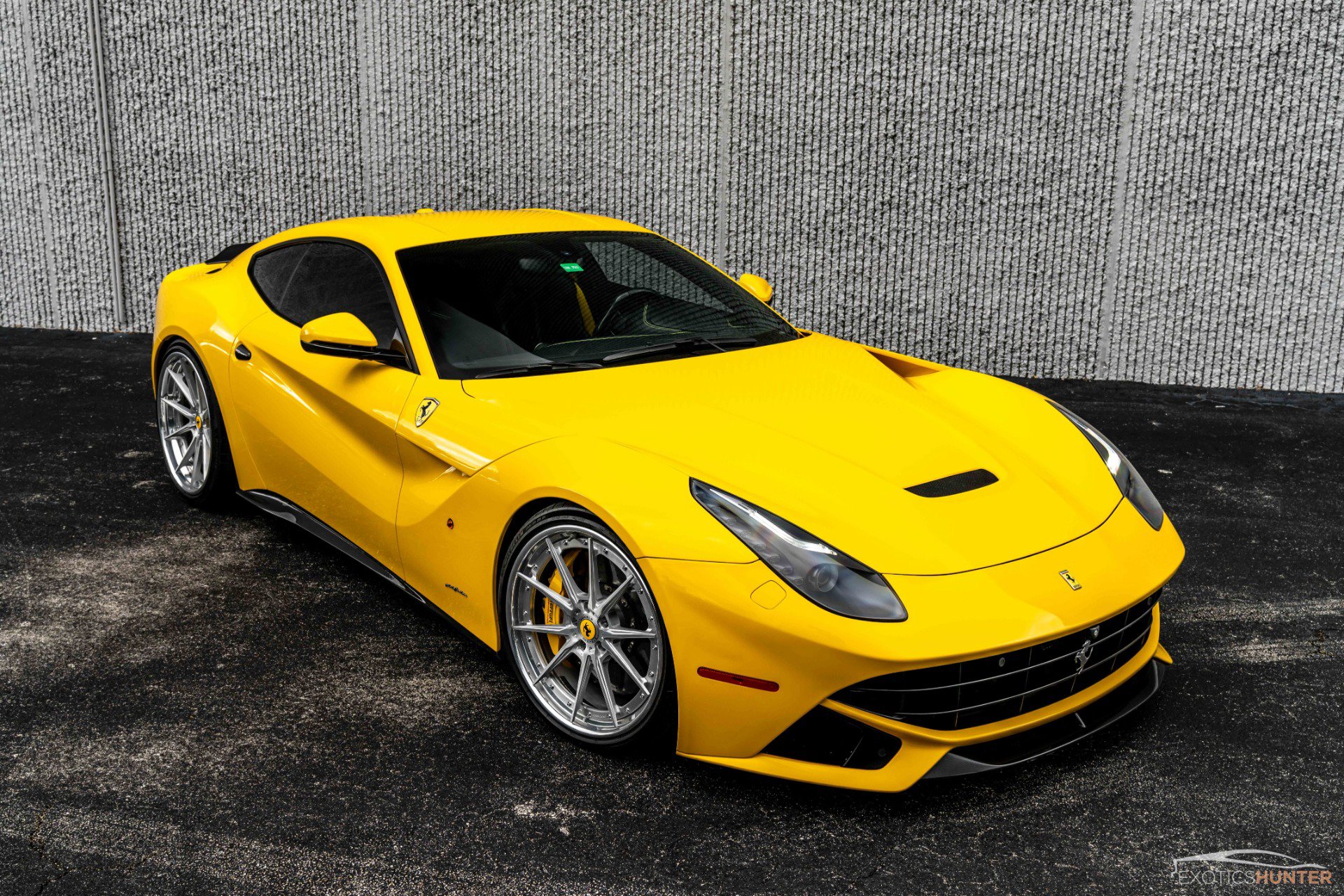 Used 2014 Ferrari F12 Berlinetta RWD image 26