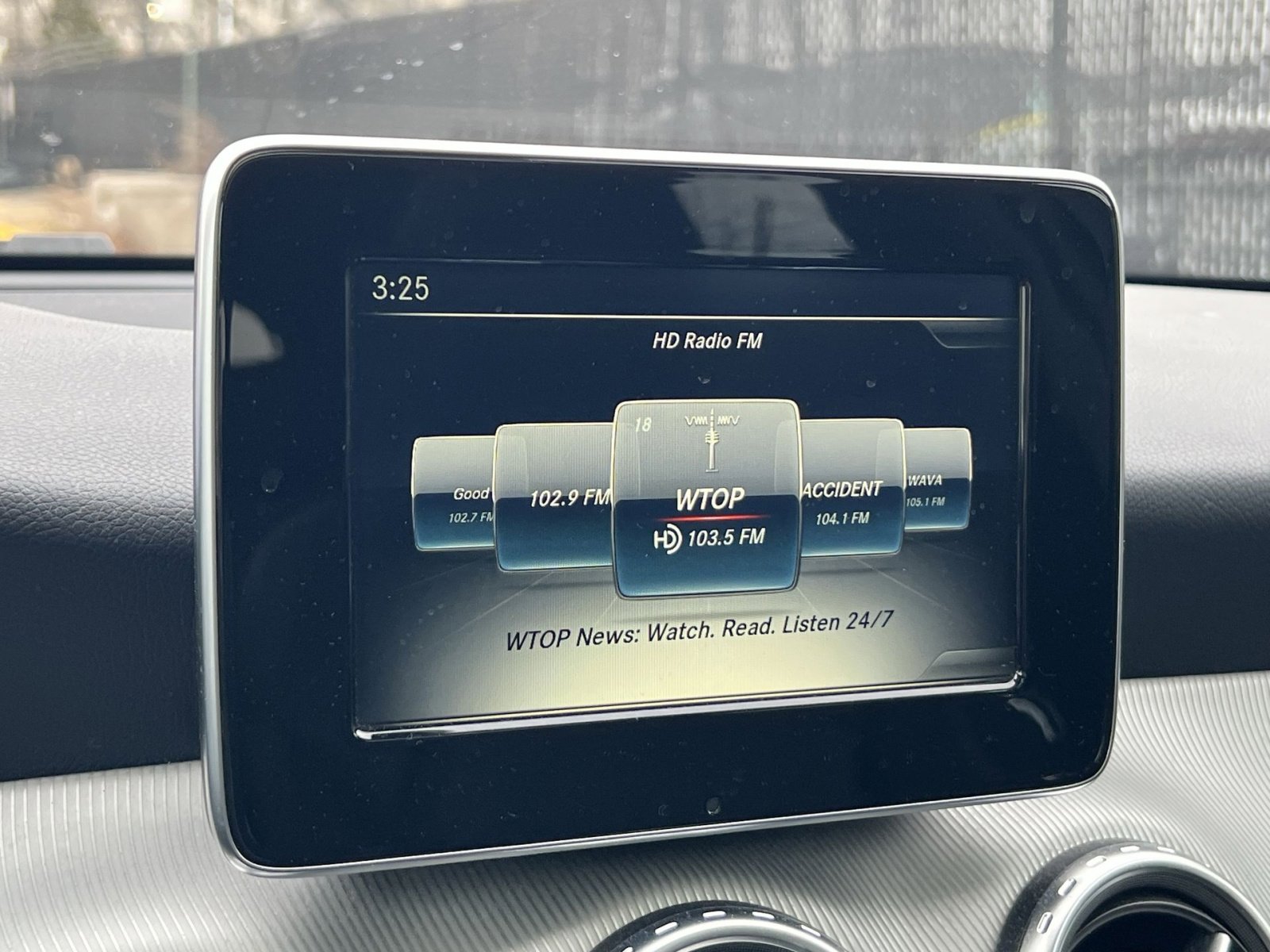 Used 2017 Mercedes-Benz GLA 250 4MATIC image 15