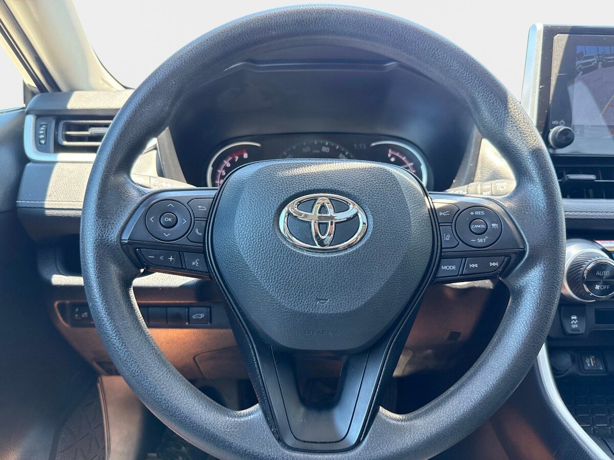 Used 2024 Toyota RAV4 XLE w/ Convenience Package FWD image 25