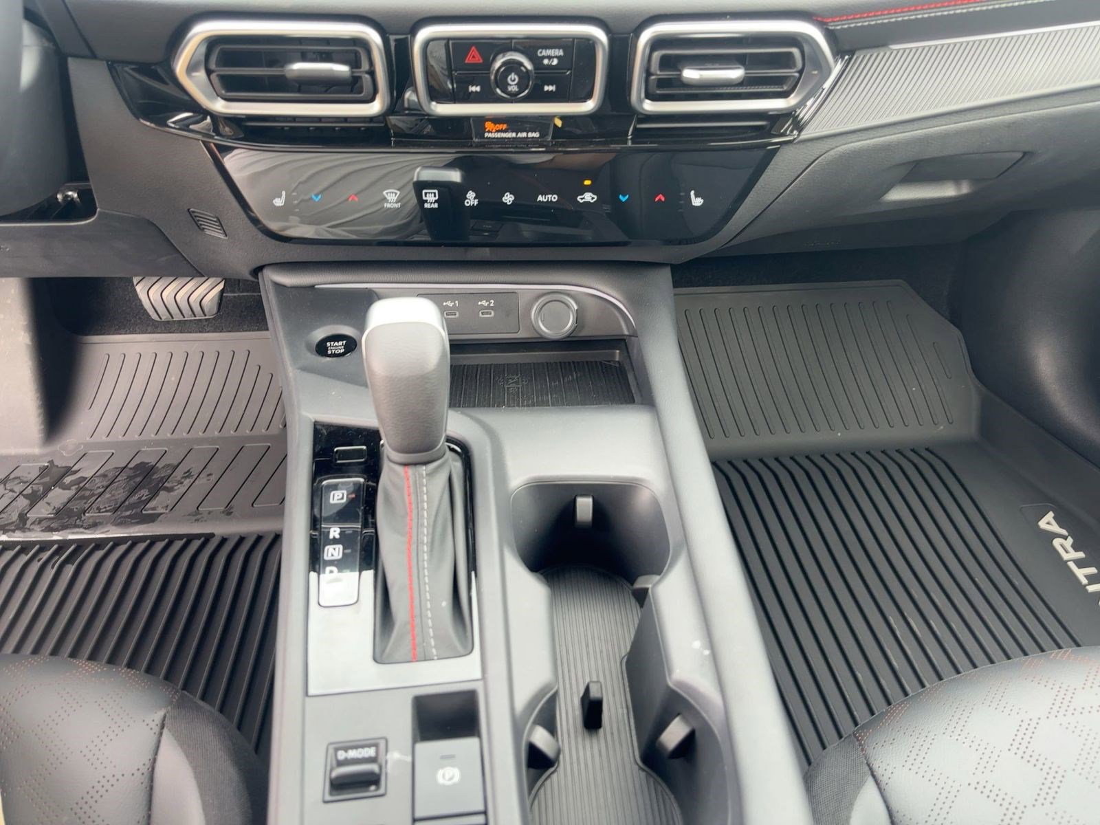 New 2026 Nissan Sentra SR w/ SR Premium Package FWD image 17