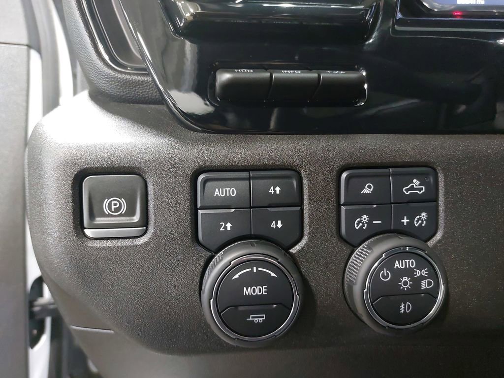Used 2024 Chevrolet Silverado 2500 ZR2 w/ Technology Package AWD/4WD image 26