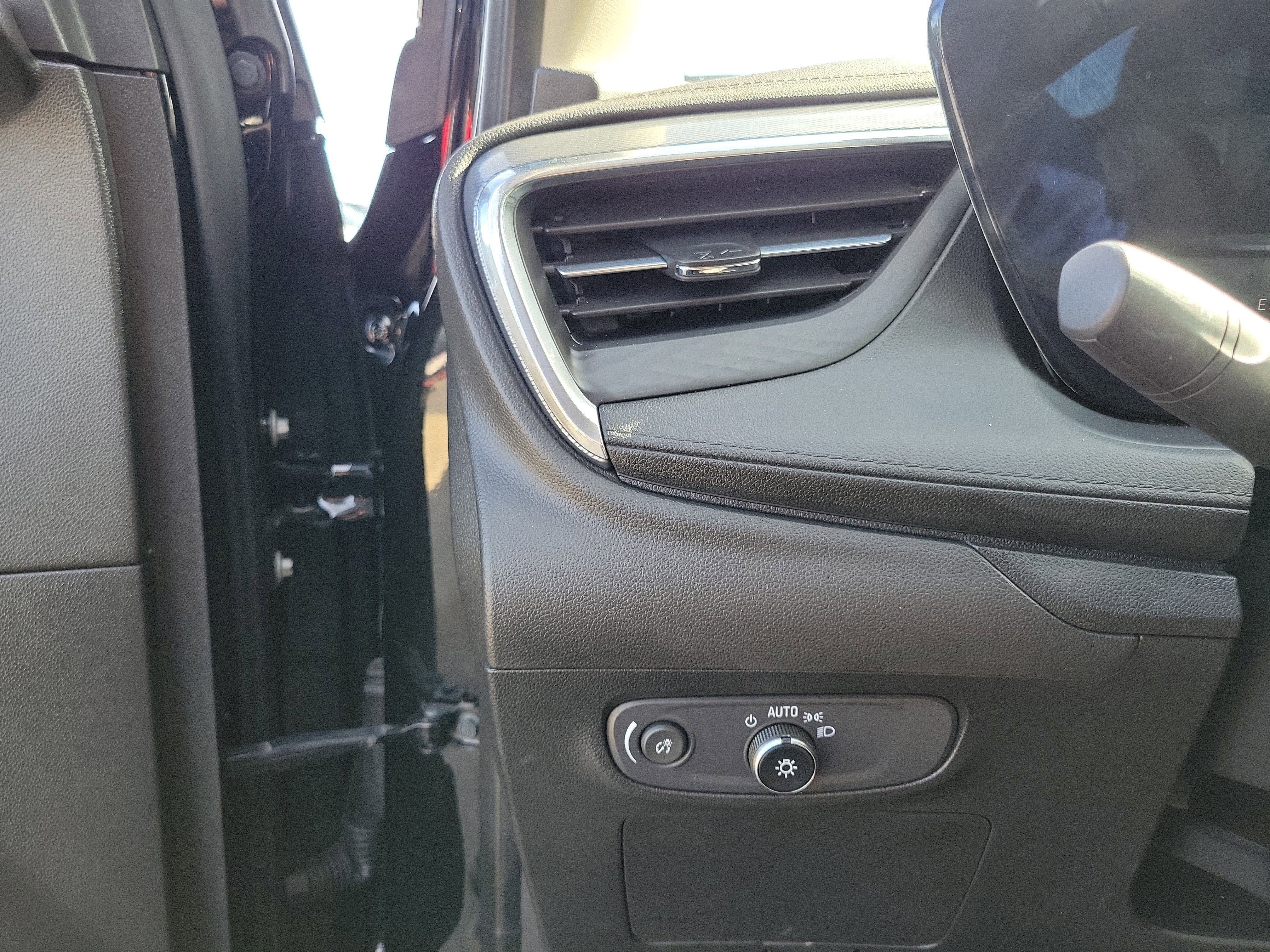 Used 2024 Buick Encore GX Sport Touring w/ Comfort Package image 21