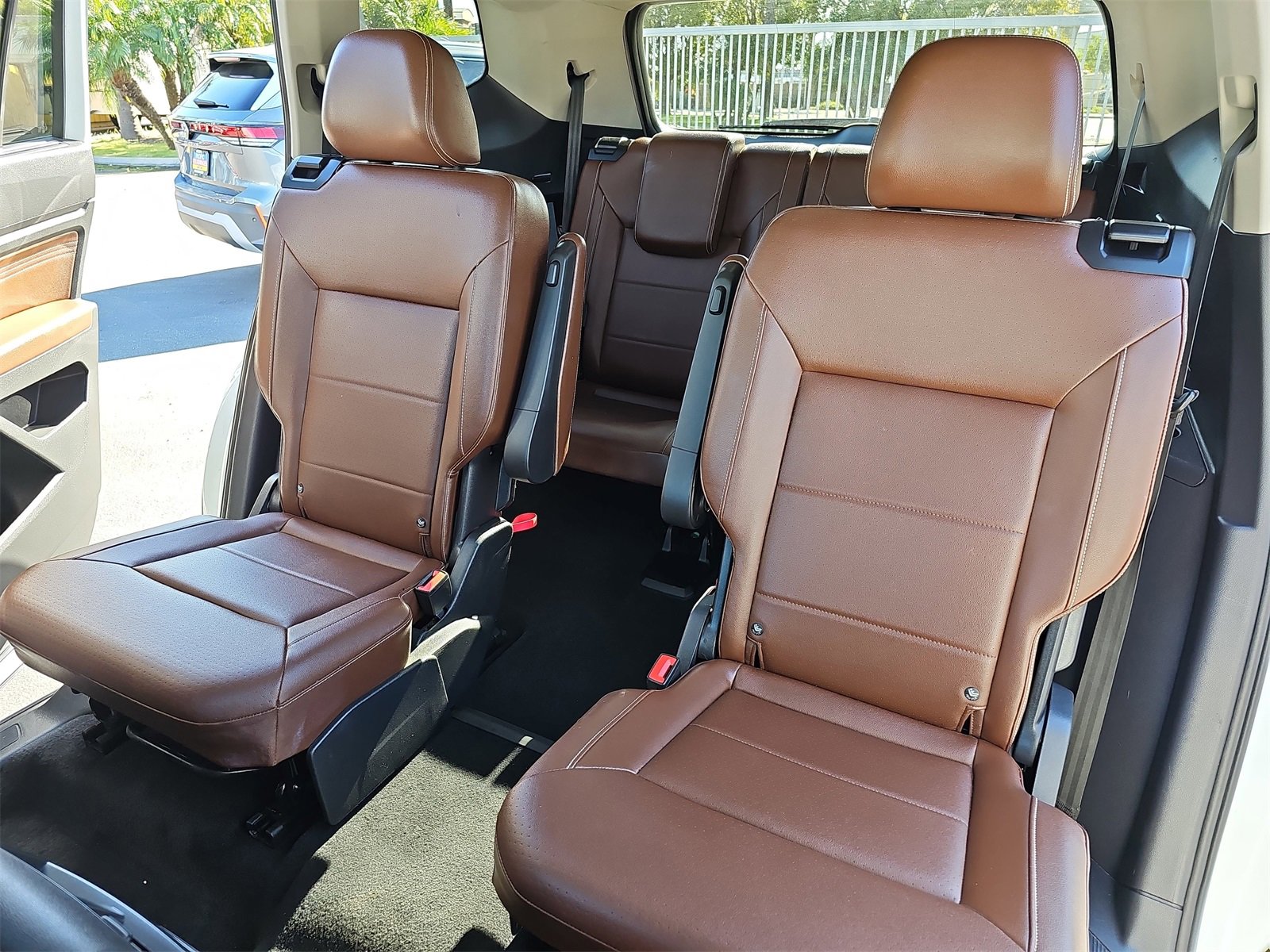 Used 2023 Volkswagen Atlas SE w/ Panoramic Sunroof Package image 16