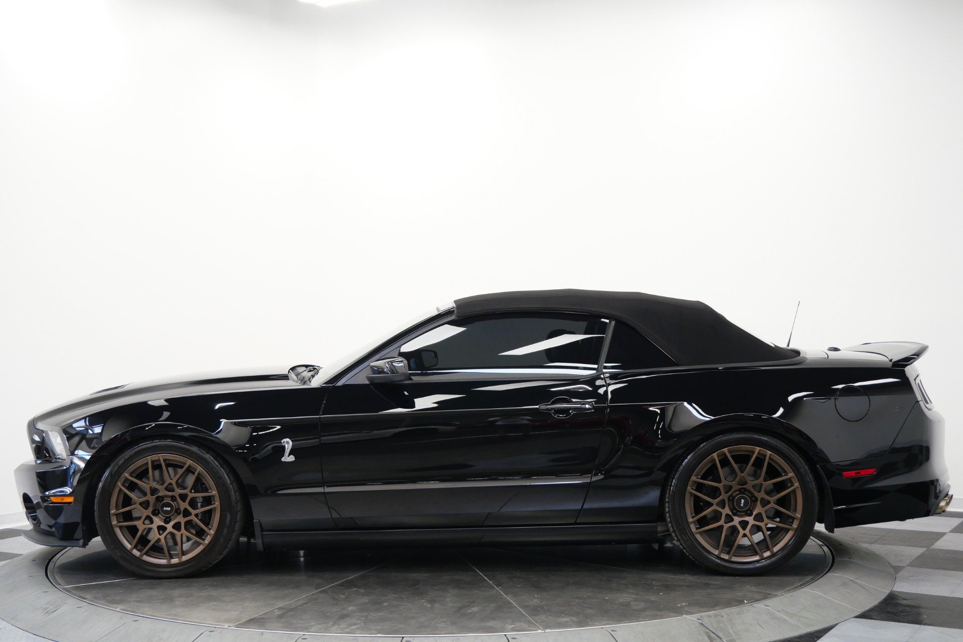 Used 2013 Ford Mustang Shelby GT500 RWD image 6