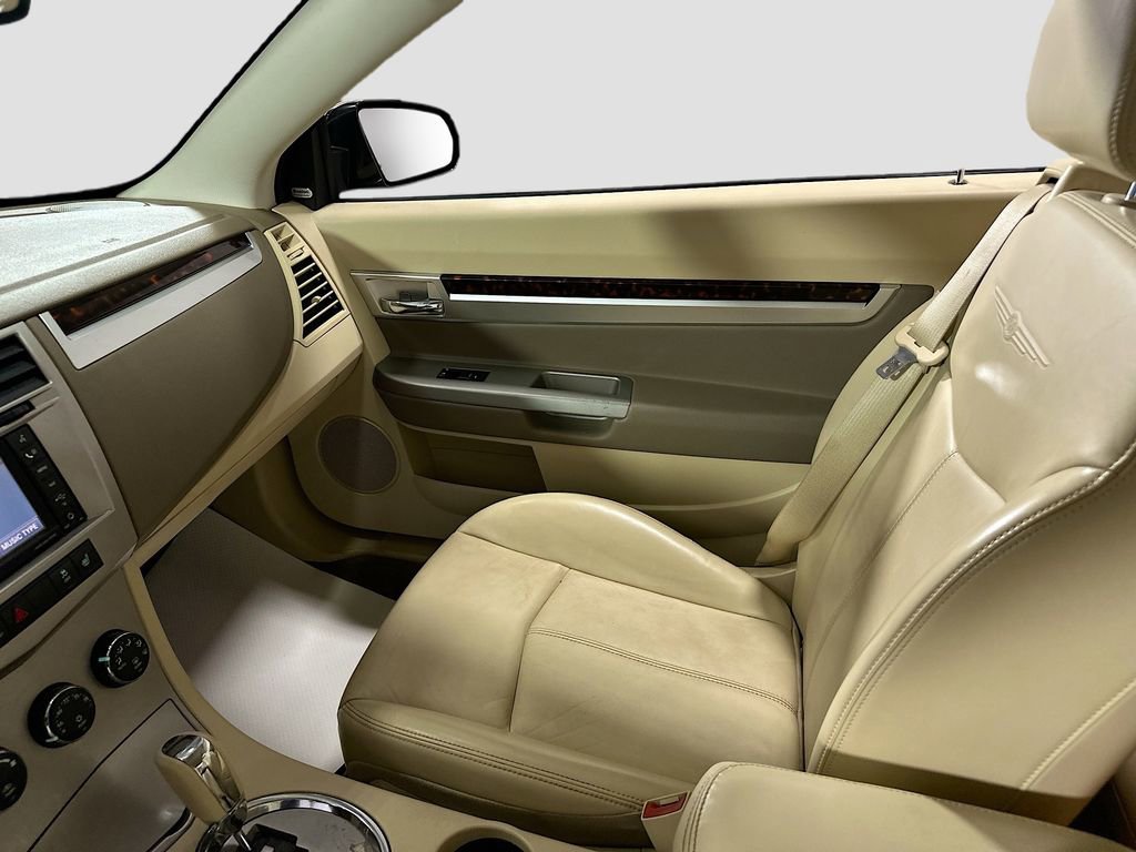 Used 2010 Chrysler Sebring Limited image 22