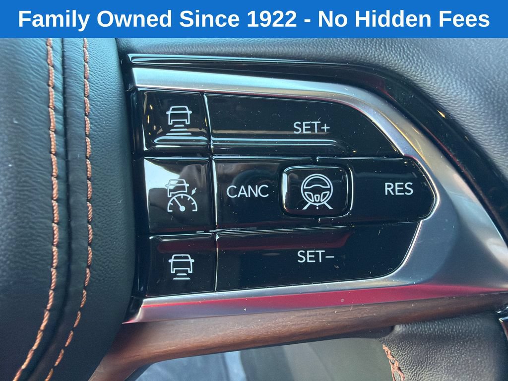 Used 2022 Jeep Grand Cherokee Summit w/ Luxury Tech Group V AWD/4WD image 26