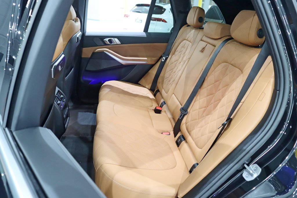 Used 2024 BMW X5 xDrive40i w/ Premium Package AWD/4WD image 28