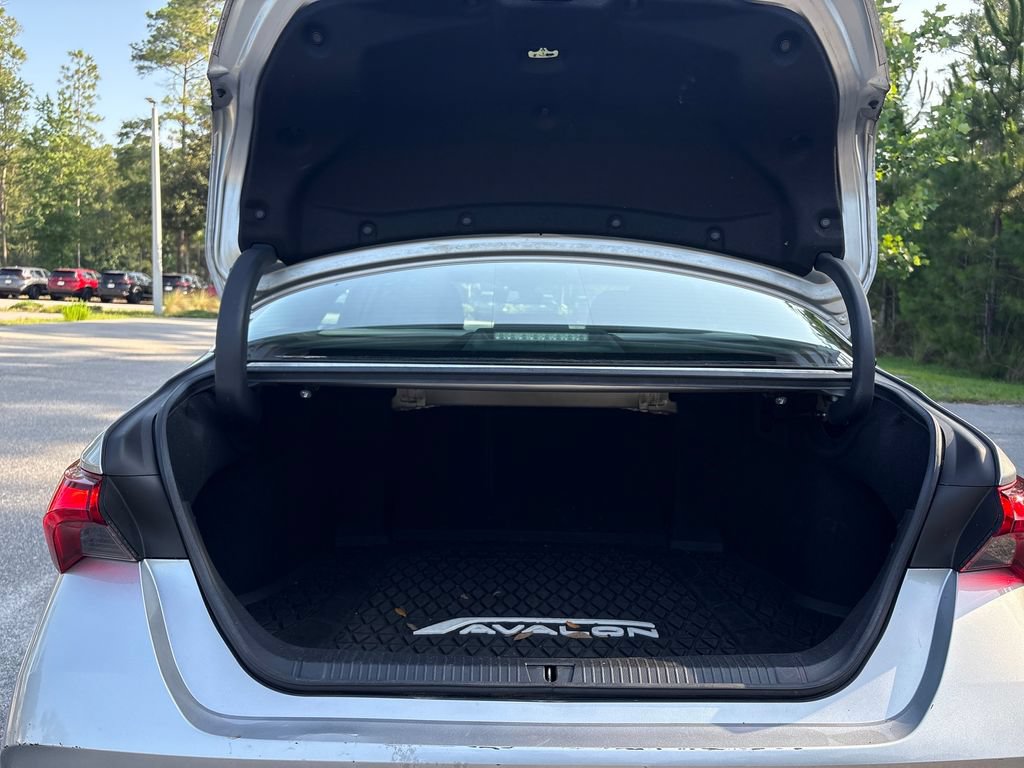 Used 2019 Toyota Avalon XSE w/ All Weather Liner Package FWD image 28