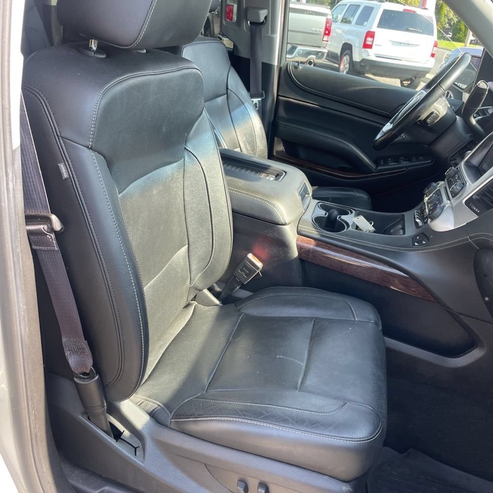 Used 2017 GMC Yukon XL SLT w/ Open Road Package AWD/4WD image 6