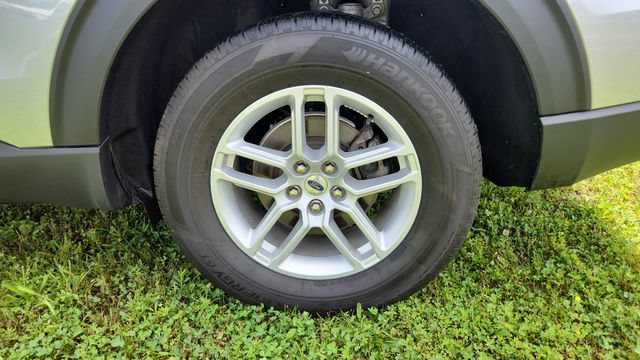 Used 2025 Ford Explorer Active AWD/4WD image 9