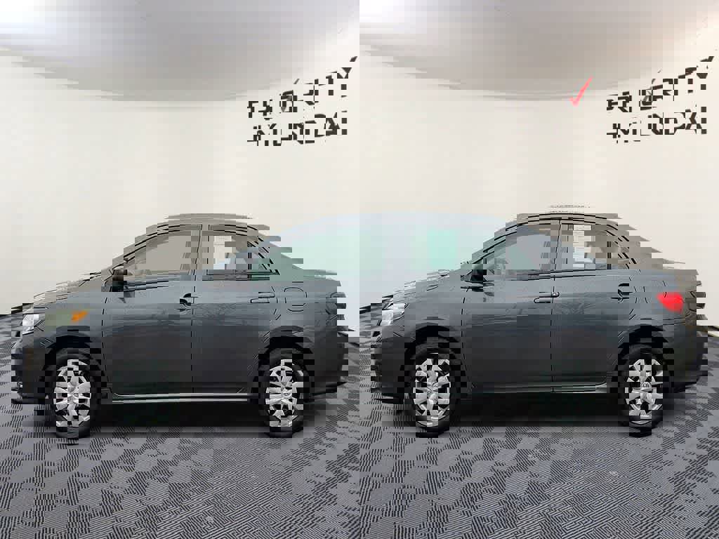 Used 2010 Toyota Corolla image 7