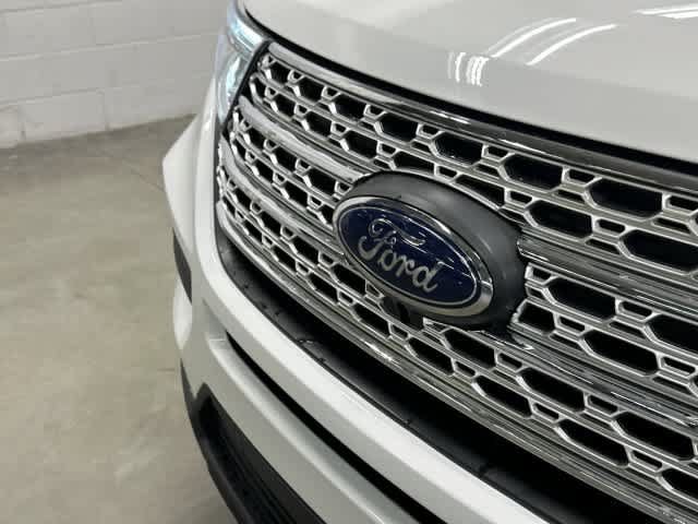 Used 2023 Ford Explorer XLT AWD/4WD image 30
