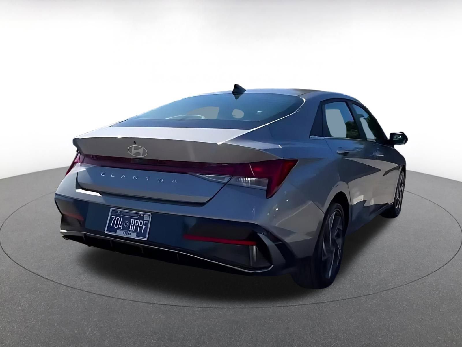 Used 2025 Hyundai Elantra SEL image 14