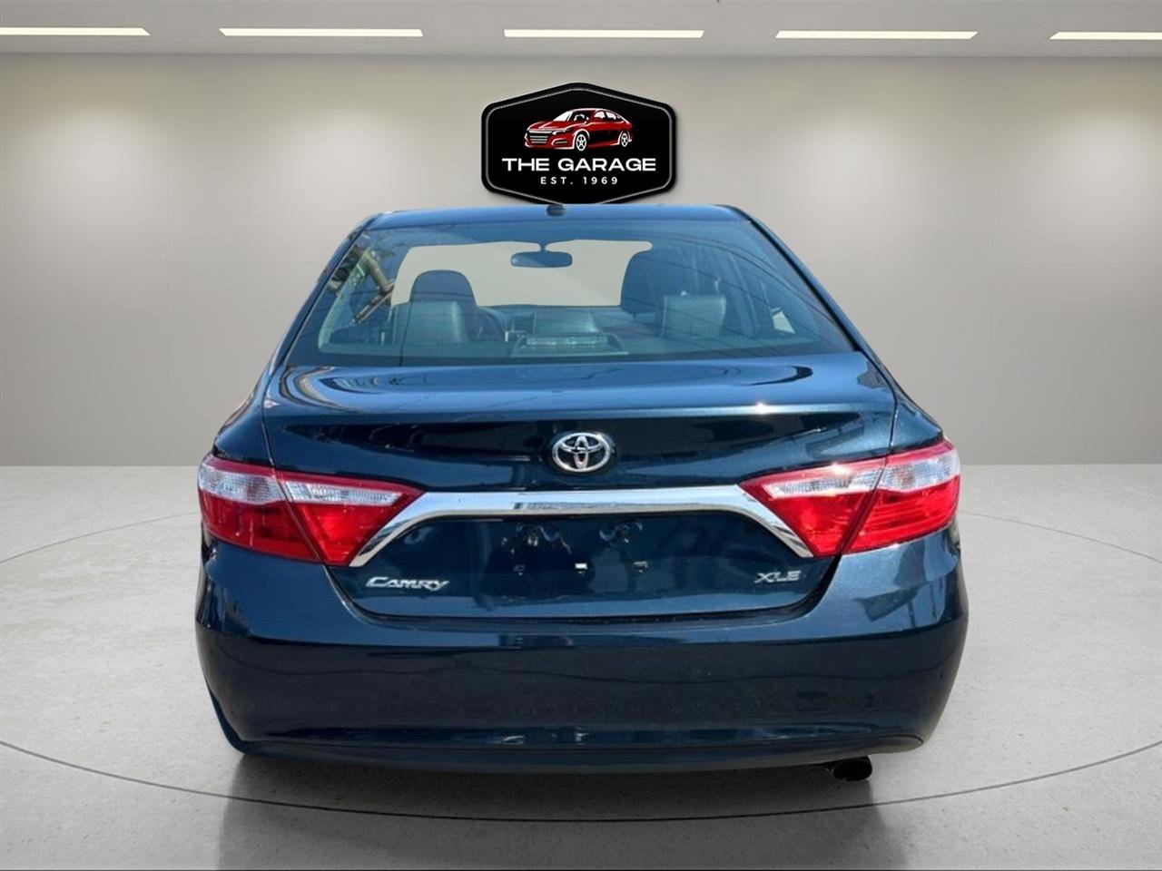 Used 2016 Toyota Camry XLE w/ Moonroof Package FWD image 4