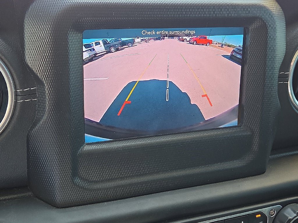Used 2018 Jeep Wrangler Unlimited Sahara AWD/4WD image 27