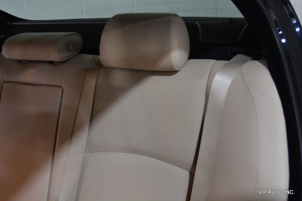 Used 2011 BMW 550i Sedan image 25