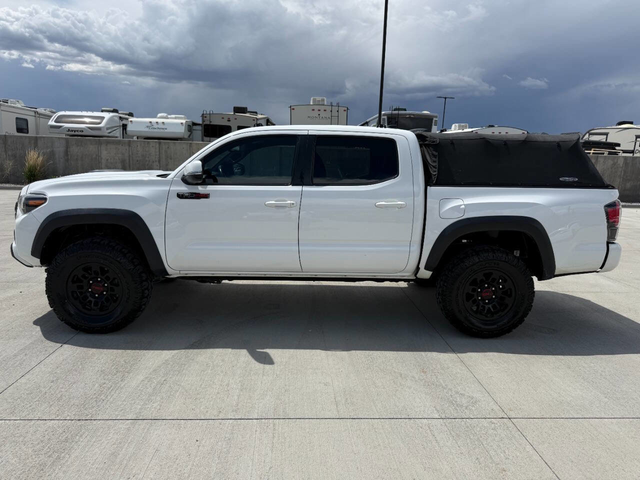 Used 2018 Toyota Tacoma TRD Pro AWD/4WD image 6