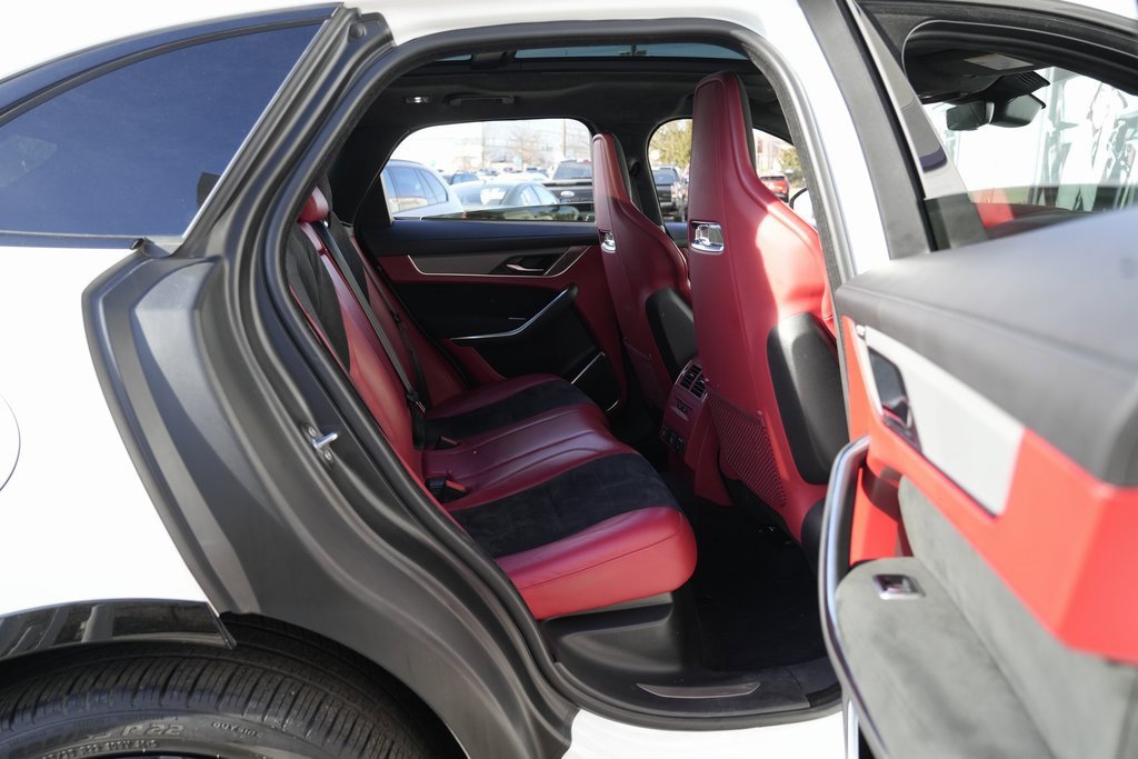 Used 2022 Jaguar F-PACE SVR image 37