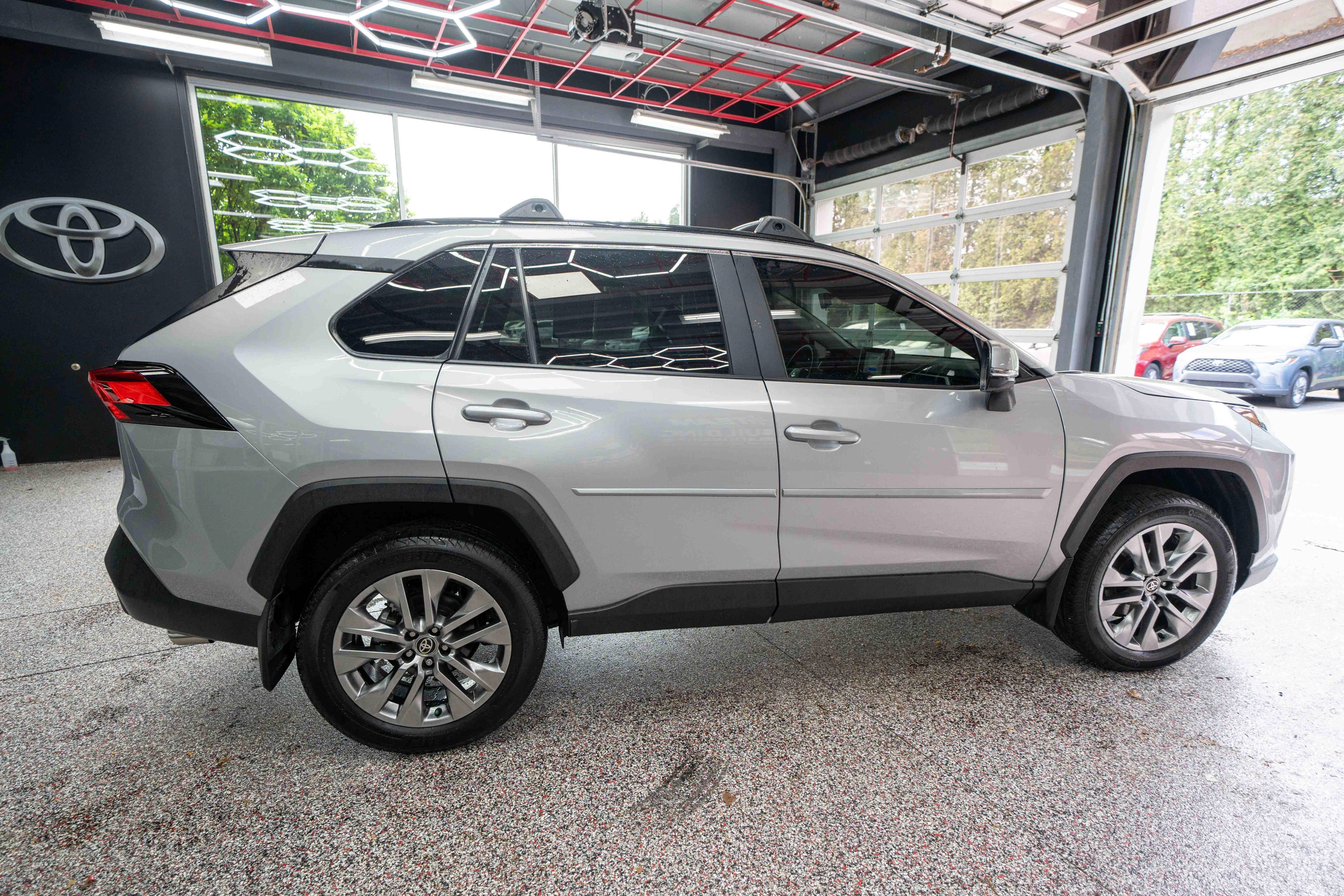 Used 2024 Toyota RAV4 XLE Premium FWD image 4