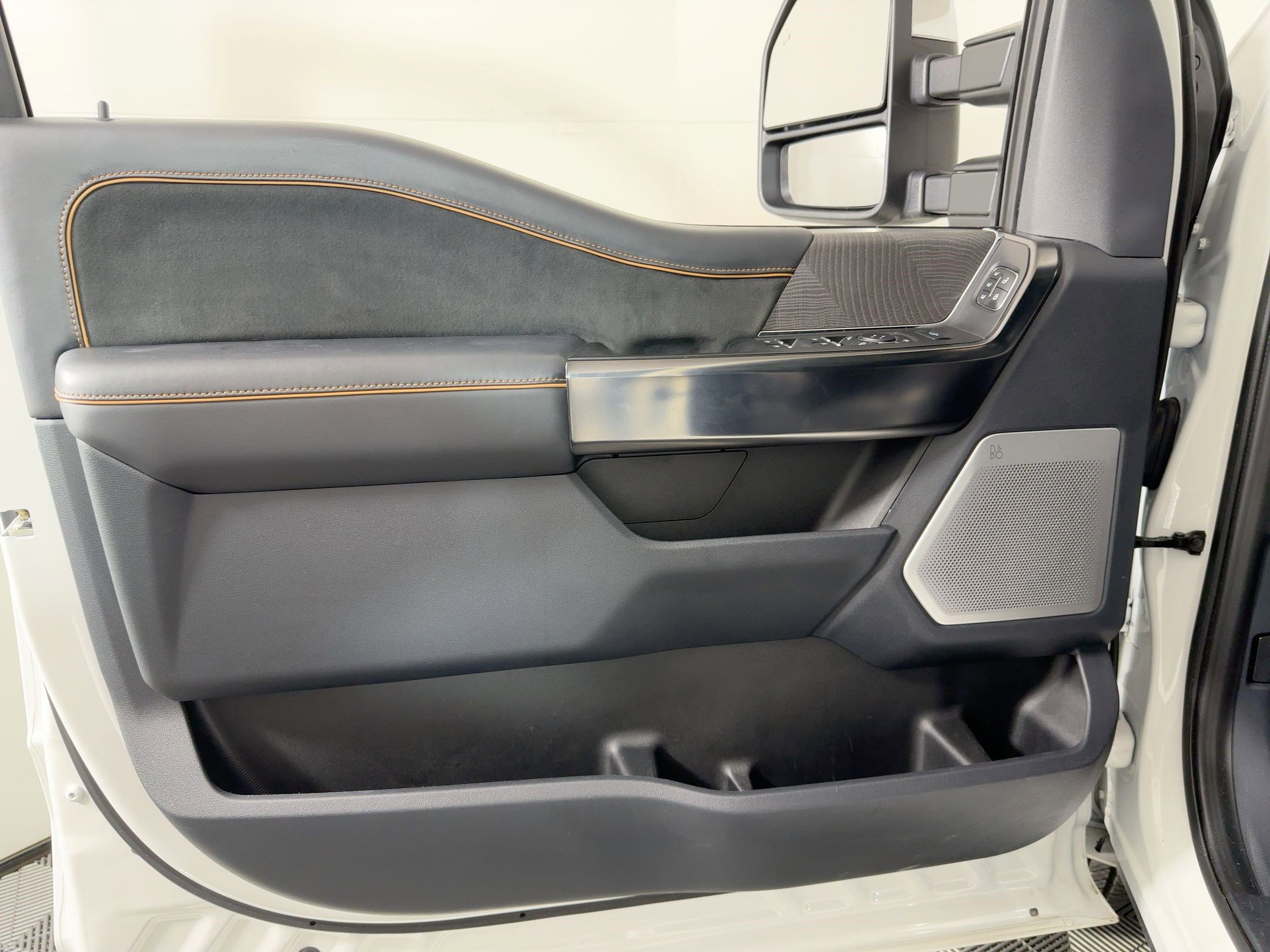 Used 2024 Ford F250 Platinum image 17