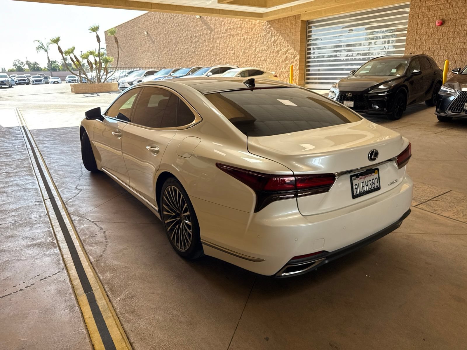 Used 2024 Lexus LS 500 w/ Luxury Package RWD image 4
