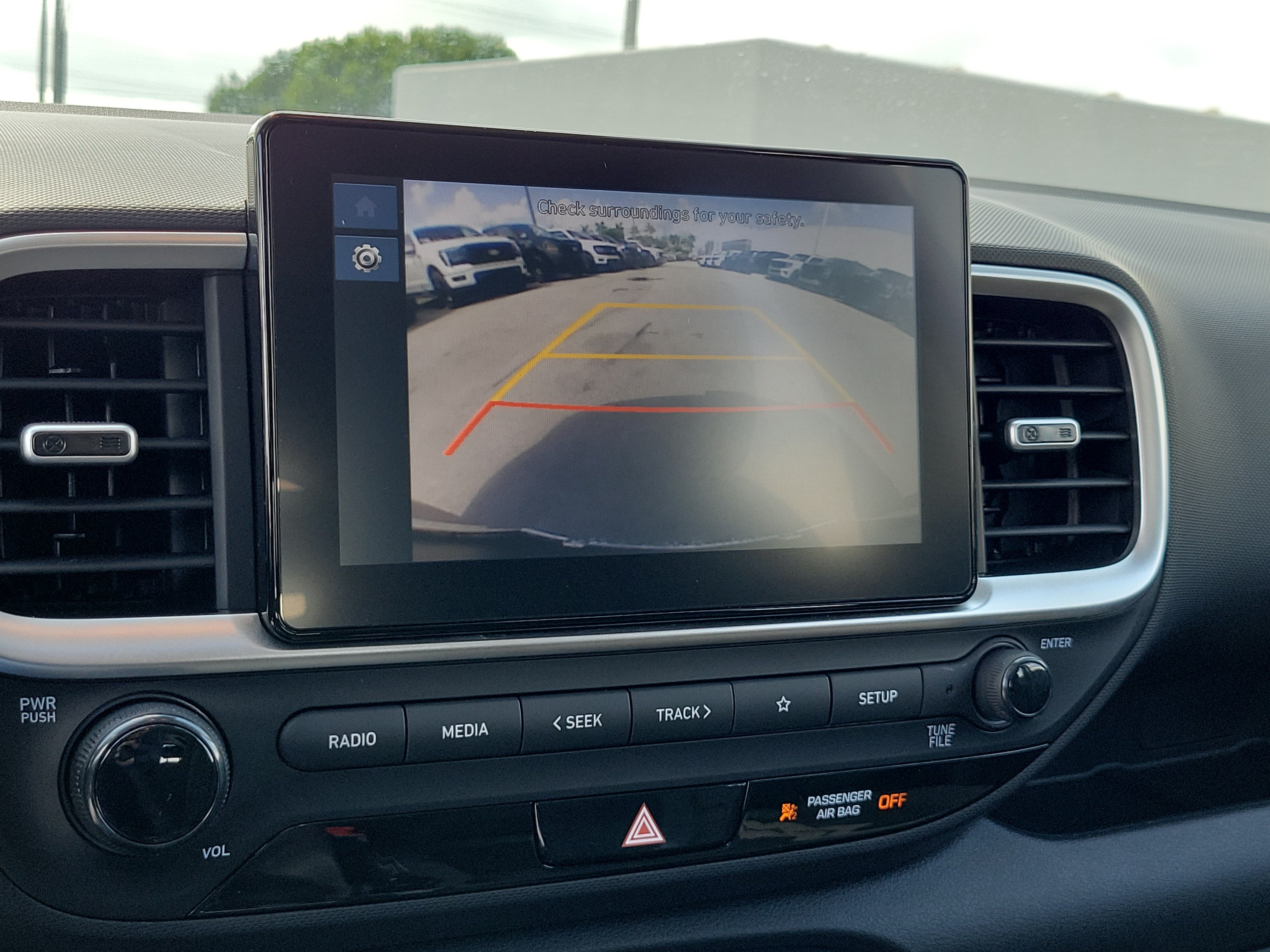 Used 2025 Hyundai Venue SEL FWD image 10