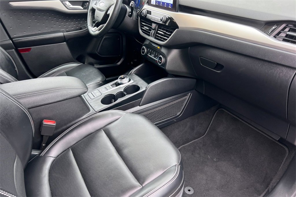 Used 2020 Ford Escape SE Sport image 18