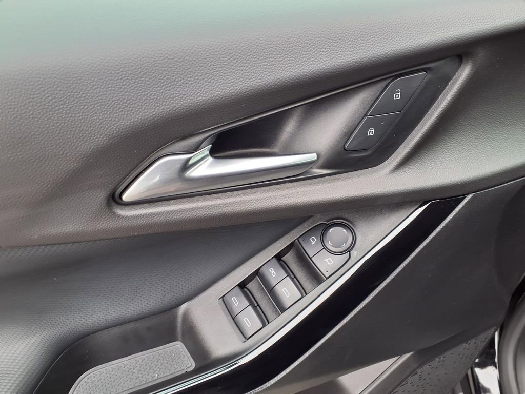 Used 2025 Chevrolet Equinox LT image 20