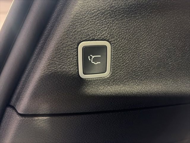 New 2026 Chrysler Pacifica Limited FWD image 6