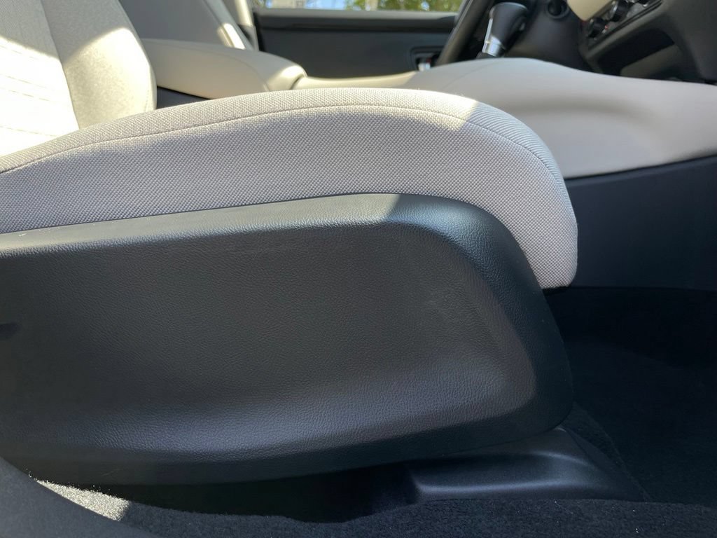 Certified 2026 Honda HR-V LX image 30