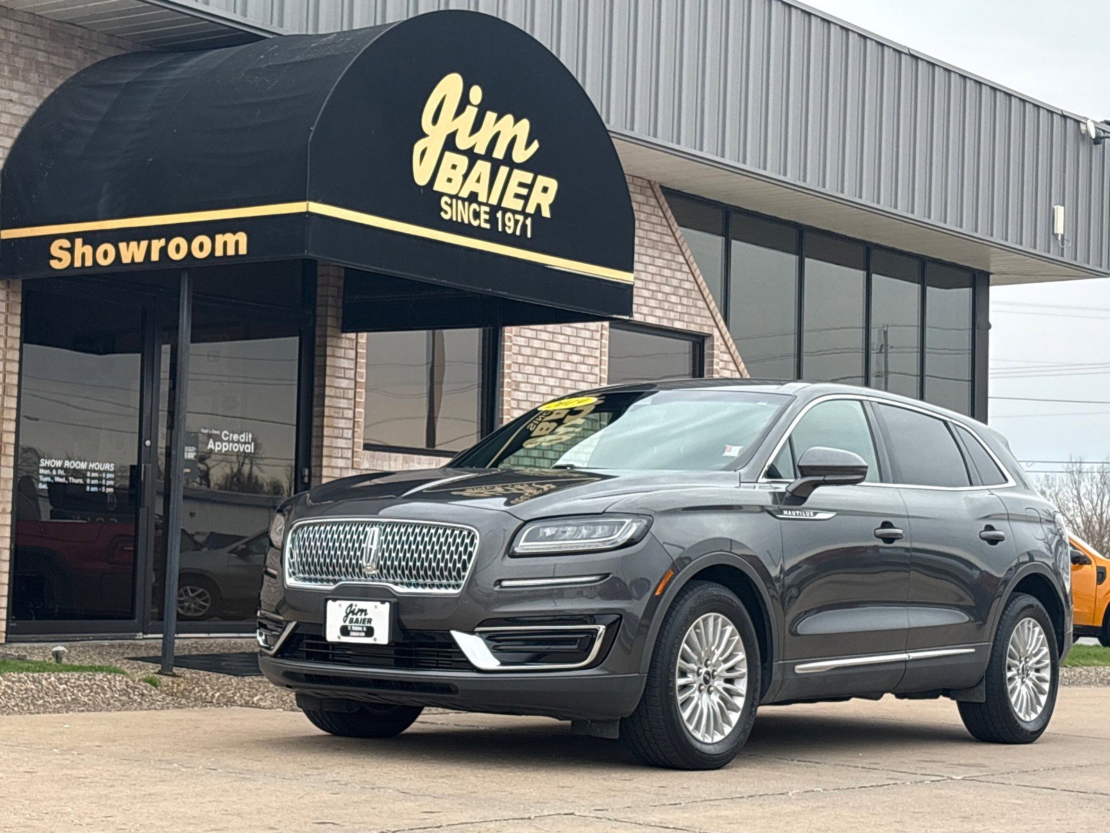 Used 2019 Lincoln Nautilus Premier image 1