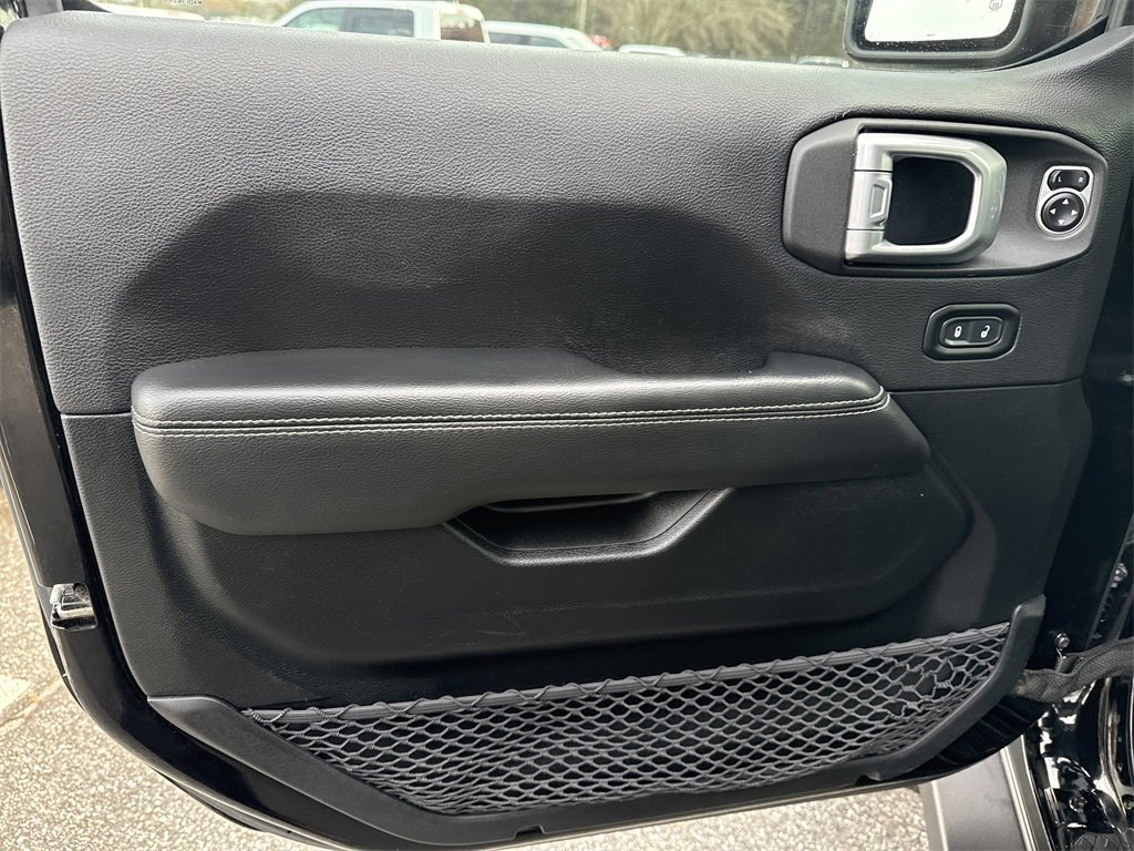 Used 2020 Jeep Gladiator Overland w/ Safety Group image 10