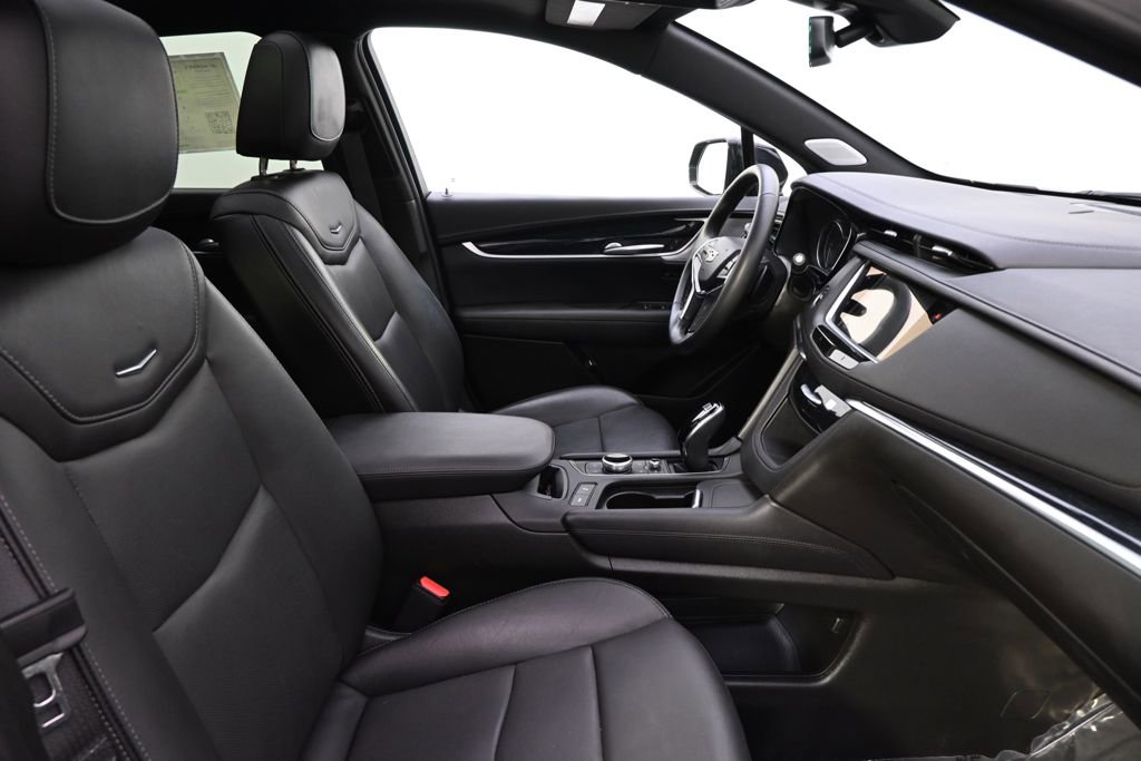 Certified 2025 Cadillac XT5 Premium Luxury image 16