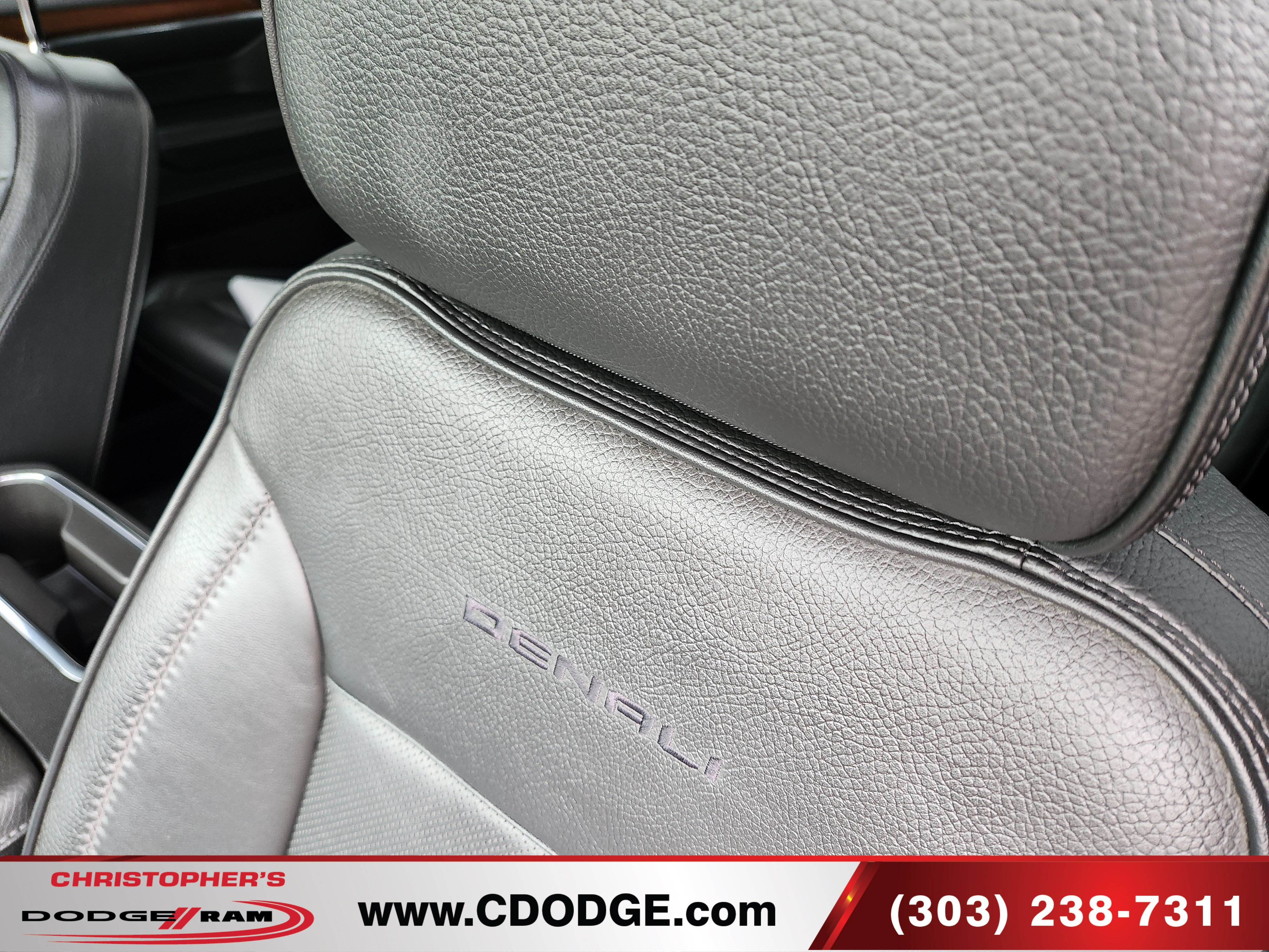 Used 2023 GMC Sierra 1500 Denali w/ Technology Package AWD/4WD image 18