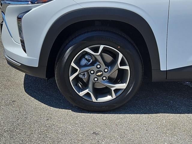 New 2026 Chevrolet Trax LT w/ Sunroof Package FWD image 32