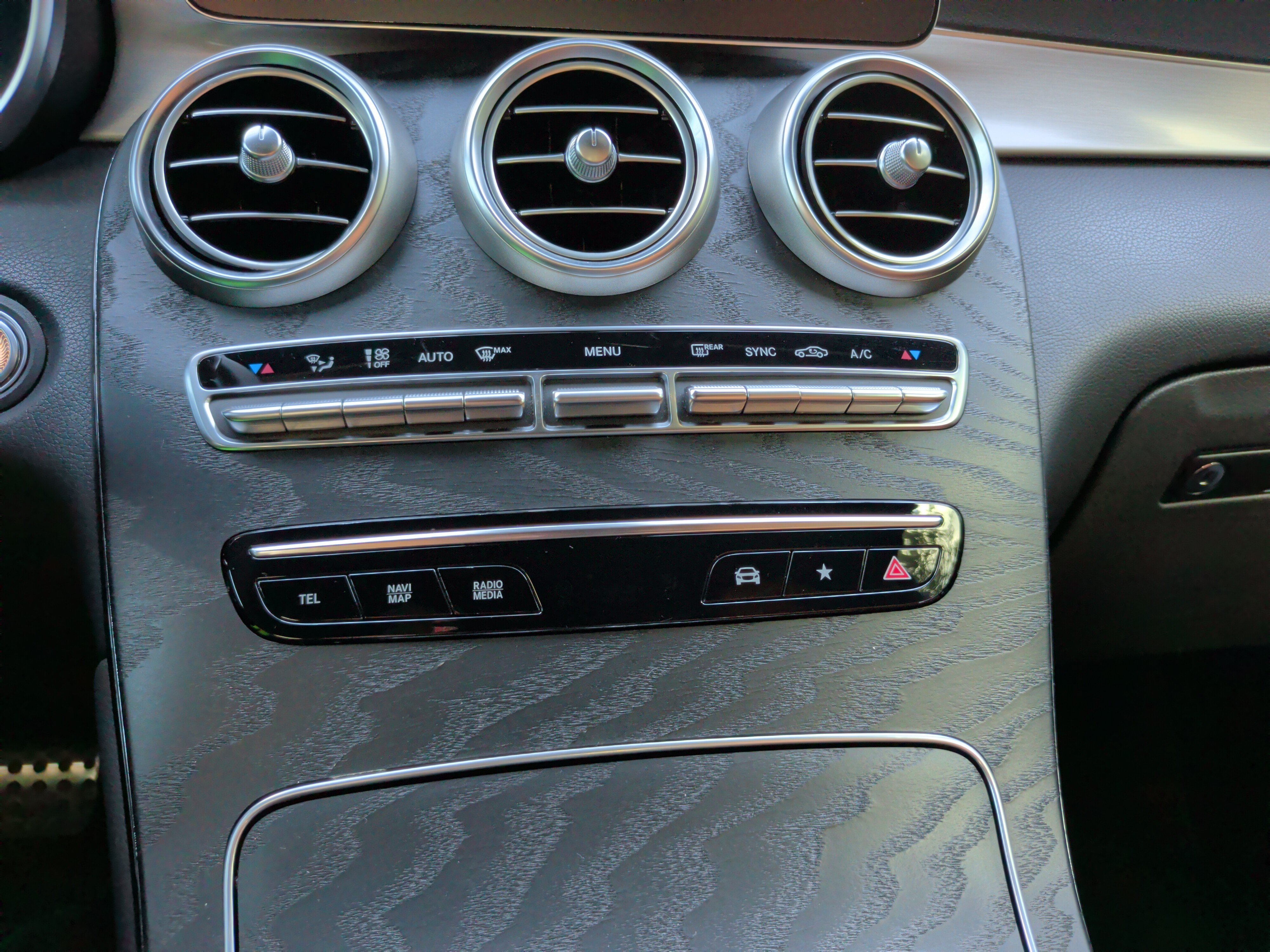 Used 2021 Mercedes-Benz GLC 300 4MATIC Coupe image 19