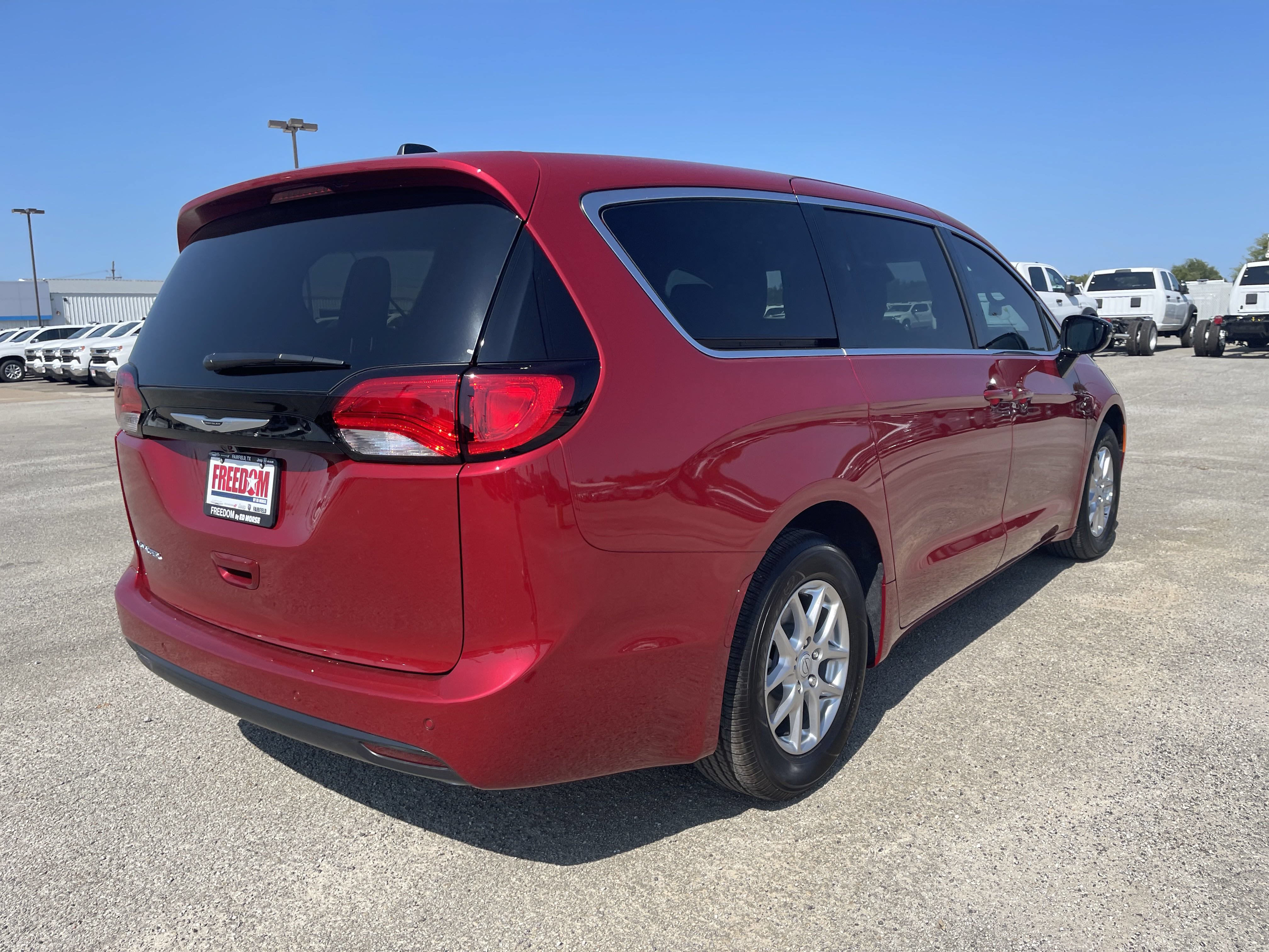 New 2026 Chrysler Voyager LX FWD image 4