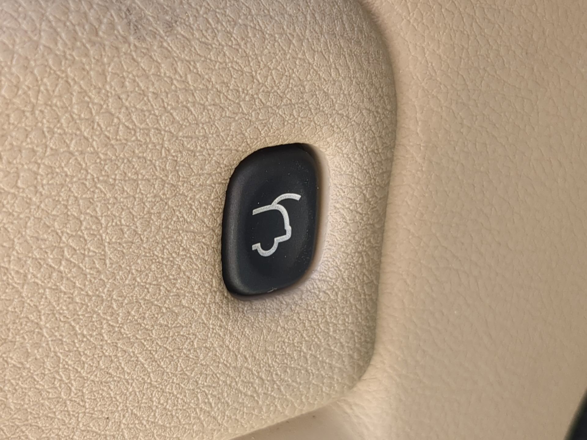 Used 2018 Jeep Grand Cherokee Limited image 39