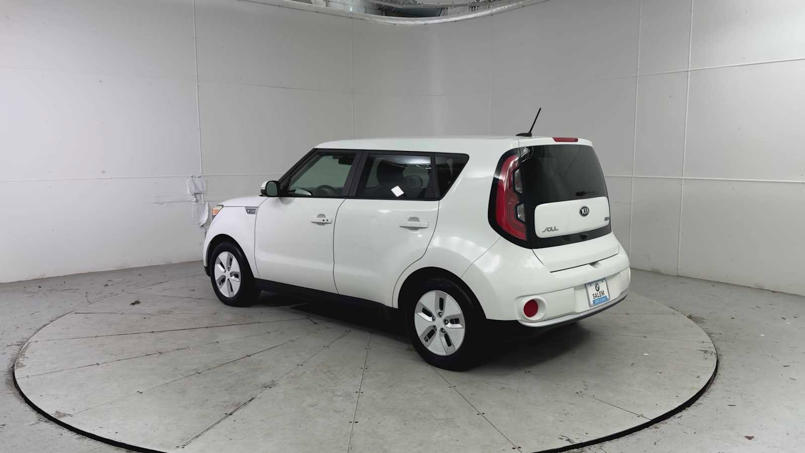 Used 2015 Kia Soul EV image 4